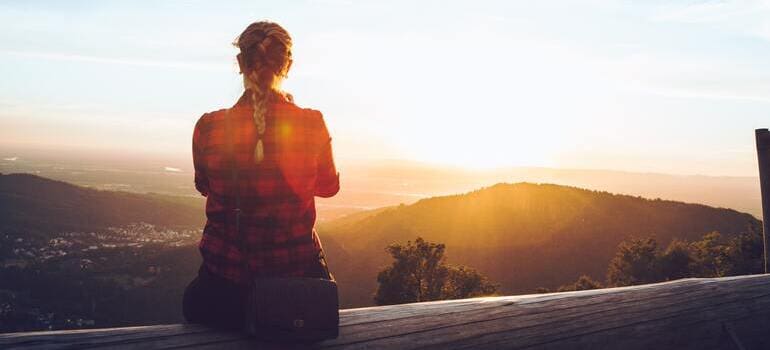 woman trying to cope with change after your interstate relocation