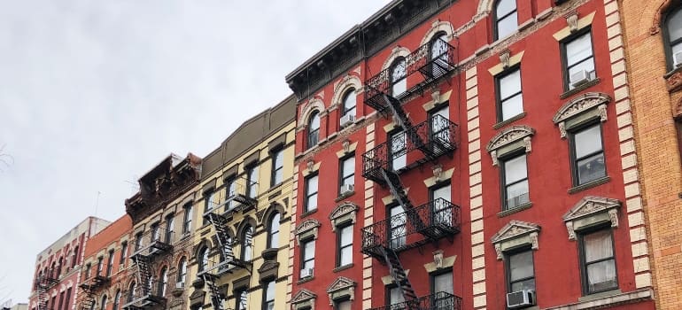 Luxury apartments are a reason for moving from Flushing to Manhattan