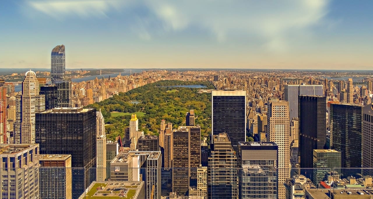 A picture of Central Park representing the dilemma of Buying vs. renting in Manhattan