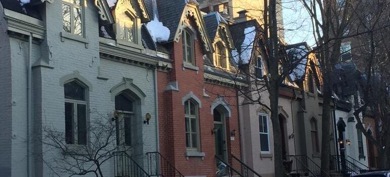 houses in a nice neighborhood