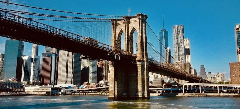Brooklyn Bridge, one of the places you should visit in Brooklyn
